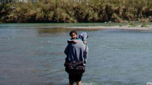 Σπρέι πιπεριού κατά των μεταναστών στην Τιχουάνα