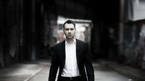 S. Fitzek: «Τα θρίλερ λειτουργούν ως βαλβίδα εκτόνωσης για τους φόβους μας»