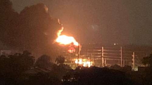 Φωτιά σε υποσταθμό βύθισε στο σκοτάδι το Φορτ Λόντερντεϊλ (φωτό)