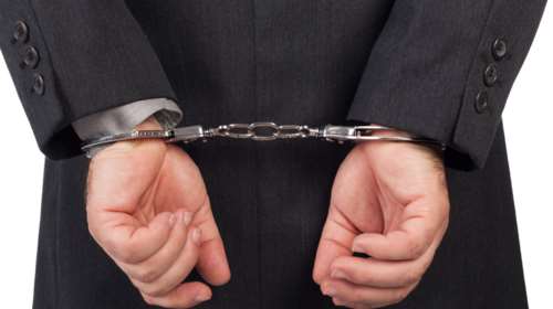 Ιωάννινα: Σύλληψη 57χρονου που έταζε δουλειές στο Δημόσιο