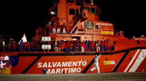 Η ΕΕ «μαζεύει» τα μέσα διάσωσης μεταναστών ανοικτά της Λιβύης