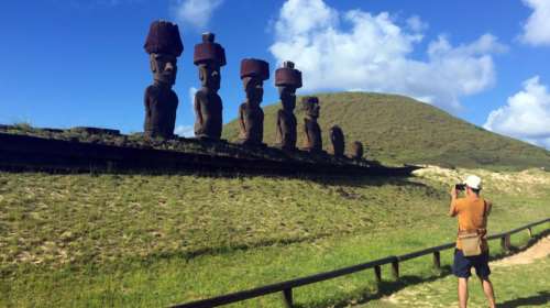 Reuters: Οδοιπορικό στο Νησί του Πάσχα, το πιο απομονωμένο του κόσμου