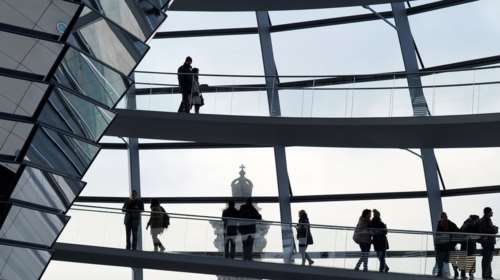 Νέο ιστορικό ρεκόρ: Μόλις στο 4,9% η ανεργία στη Γερμανία