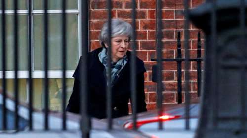 Telegraph σε Μέι: Εφτασες στο τέλος του δρόμου, παραιτήσου