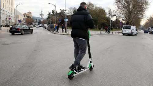 Εισαγγελική έρευνα για τα ηλεκτρικά πατίνια στη Θεσσαλονίκη
