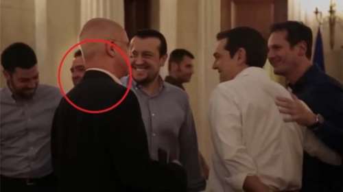 O Πετσίτης στο Μαξίμου το βράδυ του δημοψηφίσματος [video]