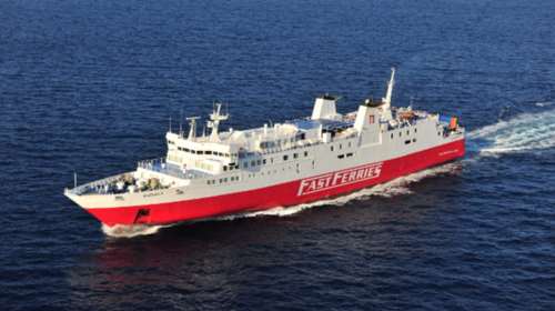 Βλάβη στο πλοίο «Αικατερίνη Π.» - επιστρέφει στη Ραφήνα με μία μηχανή