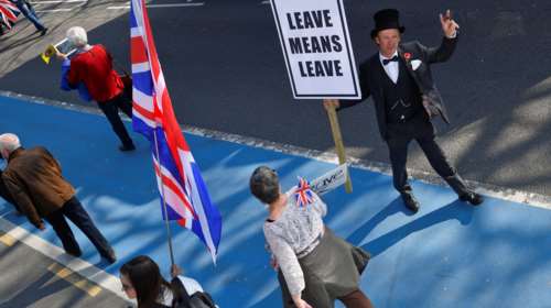 Η Βουλή των Κοινοτήτων ενέκρινε ν/σ που αποκλείει Βrexit χωρίς συμφωνία