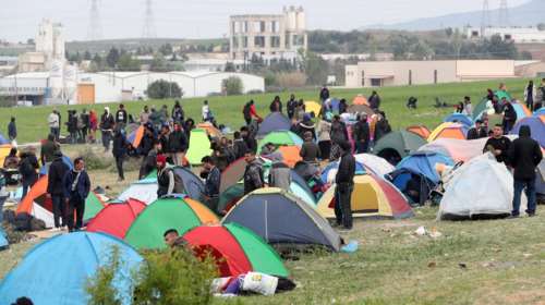 Nέα επεισόδια και δακρυγόνα με τους πρόσφυγες στα Διαβατά