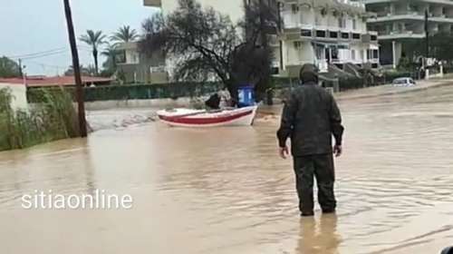 &quot;Πνίγηκε&quot; και πάλι η Κρήτη από την κακοκαιρία (βίντεο)