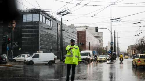 Κυκλοφοριακό κομφούζιο στην Αττική από τη νεροποντή