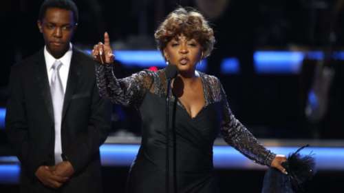 Φεστιβάλ Μοντρέ με Έλτον Τζον Τζόαν Μπαέζ, Ανίτα Μπέικερ και Στινγκ