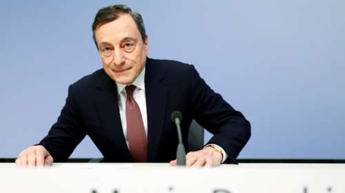 Ντράγκι:«Σε χαμηλή πτήση» η οικονομία της Ευρωζώνης, όχι όμως ύφεση