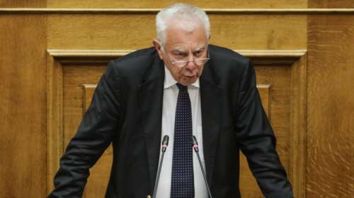 Πικραμμένος για Novartis: Φαρσοκωμωδία με πολύ κακό συγγραφέα