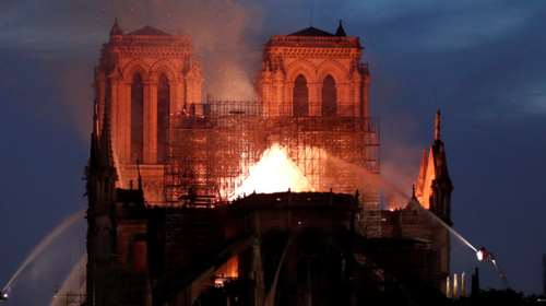 Καταστροφή ιστορικών διαστάσεων στην Παναγία των Παρισίων