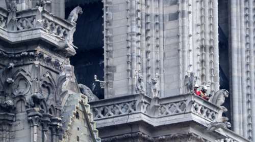 Εισαγγελέας Παρισιού: Πιθανό ατύχημα το αίτιο της φωτιάς