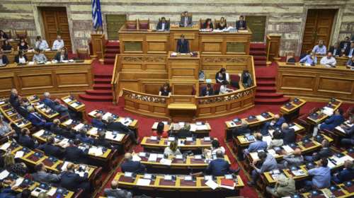 Βολές ΝΔ κατά κυβέρνησης για την τροπολογία για τον Ιππόδρομο