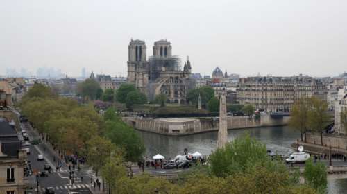 Παναγία Παρισίων: Οι καμπάνες καθεδρικών ναών θα ηχήσουν σε όλη τη Γαλλία