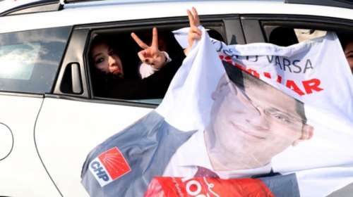 Ο Εκρέμ Ιμάμογλου ανακηρύχθηκε νικητής στην Κωνσταντινούπολη