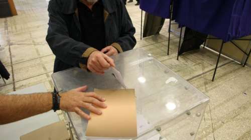 Opinion poll: Προβάδισμα 15,4% της ΝΔ έναντι του ΣΥΡΙΖΑ
