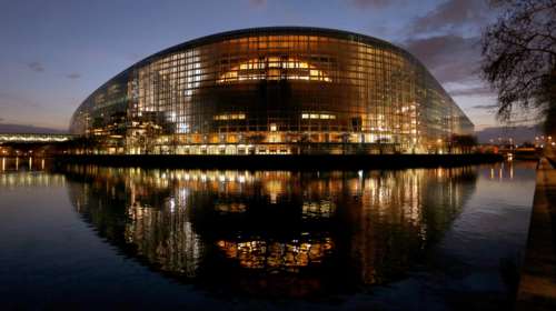 Οι δημοσκοπήσεις για τις ευρωεκλογές: Οι έδρες για ΣΥΡΙΖΑ - ΝΔ