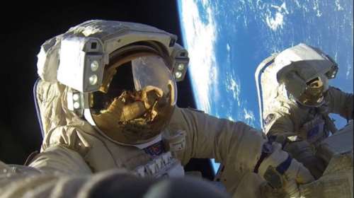 Νέα διαστημική στολή για εξόδους... στο διάστημα στους κοσμοναύτες