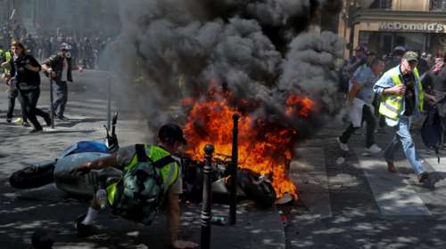Σοβαρά επεισόδια στη Γαλλία μεταξύ αστυνομίας και κίτρινων γιλέκων