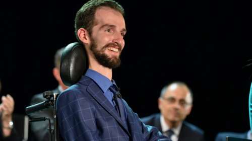 Ευρωβουλή: Ανεξήγητη ψήφος από τον Στέλιο Κυμπουρόπουλο εναντίον των αμβλώσεων