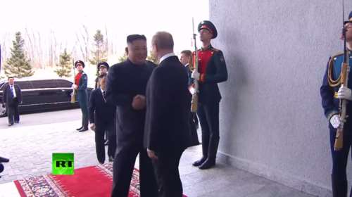 Θερμό τετ-α-τετ Πούτιν και Κιμ Γιονγκ Οουν