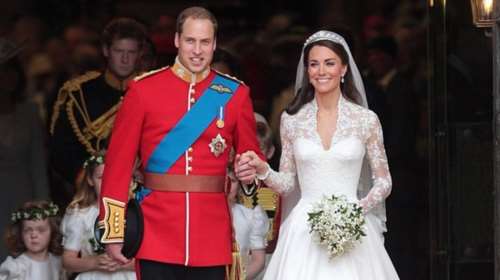8 χρόνια γάμου Κέιτ - Γουίλιαμ: Το παλάτι γιορτάζει με 4 υπέροχες εικόνες