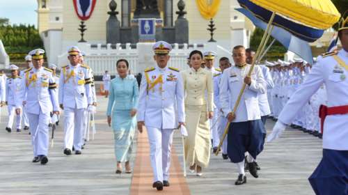 Ταϊλάνδη: Όταν ο βασιλιάς παντρεύεται τη στρατηγό του