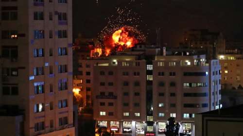 Ρουκετοπόλεμος και αεροπορικές επιδρομές στη Γάζα