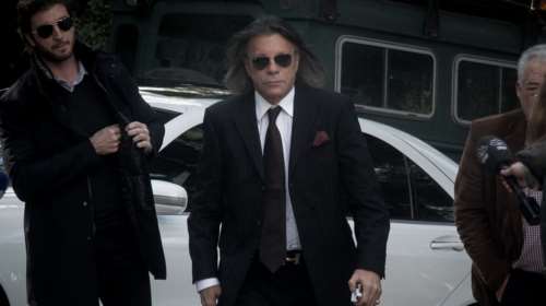 Νέα πρόκληση Ψινάκη για το Μάτι: Με χτυπούν γιατί είμαι ...celebrity