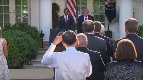 O Tραμπ τίμησε τον Τάιγκερ Γουντς: «Είναι ένας μύθος»