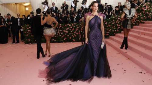 Κέιτι Χολμς: Μετά από 6 χρόνια μας δείχνει τον έρωτά της