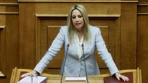 Γεννηματά: &quot;Στέλνετε τον κόσμο στην Ακροδεξιά, δεν θα σας ακολουθήσουμε&quot;