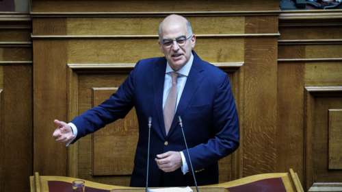 Δένδιας: Φιλότιμη η προσπάθεια Πολάκη αλλά να ζητούσε συγγνώμη