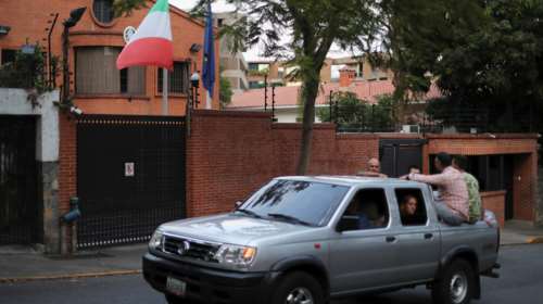 Βενεζουέλα: Σε ξένες πρεσβείες στελέχη της αντιπολίτευσης