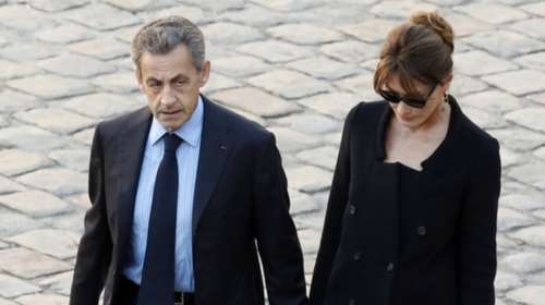 Ο γιος της Κάρλα Μπρούνι ζητά την έξοδο της Γαλλίας από την ΕΕ