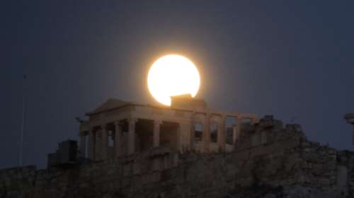 Παρθενώνας: άγνωστες ιστορίες, αναστηλώσεις και καταστροφές