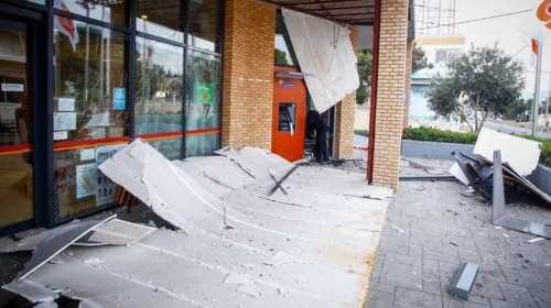 Ζημιές σε ΑΤΜ σε Πετράλωνα και Δάφνη