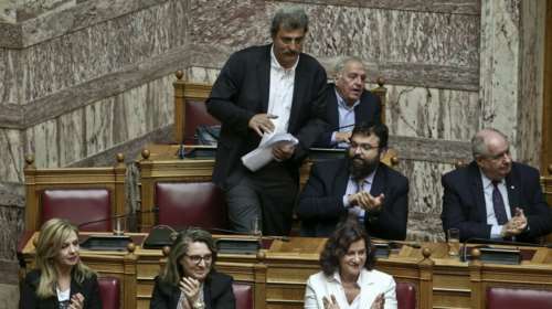 Πολάκης: Fake news η ακύρωση της δωρεάς του ιδρύματος Νιάρχος