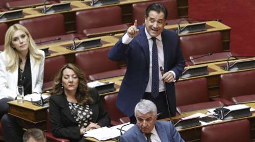 Μήνυση Γεωργιάδη σε Μανιό μετά από αντιπαράθεση στη Βουλή