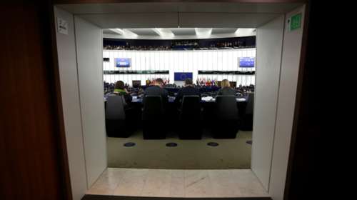 Politico: Διαφορά 9,5 μονάδων μεταξύ ΝΔ-ΣΥΡΙΖΑ στις ευρωεκλογές