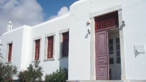 Η σύγχρονη τέχνη συνομιλεί με τις αρχαιότητες της Μυκόνου