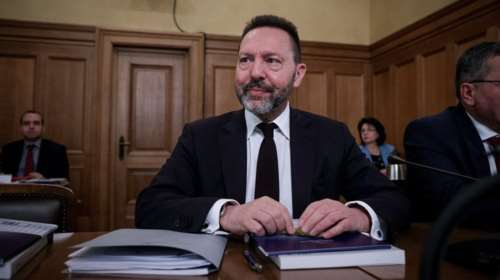 Στουρνάρας: Δεν θα υπερβεί το 3,5% το πλεόνασμα του 2019