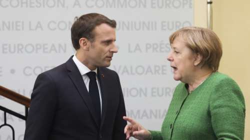 Μέρκελ: Έχουμε συγκρουσιακή σχέση με τον Εμανουέλ Μακρόν