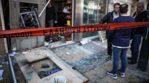 Ανατίναξαν τρία ΑΤΜ στην Αττική τα ξημερώματα