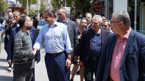 Eπίσκεψη Μητσοτάκη στον Κορυδαλλό - Μίλησε με κατοίκους και εμπόρους