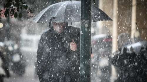 Ισχυρές βροχές και χαλάζι αυτή την ώρα στην Αττική